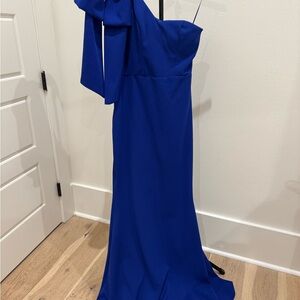 Elegant Blue Evening Gown